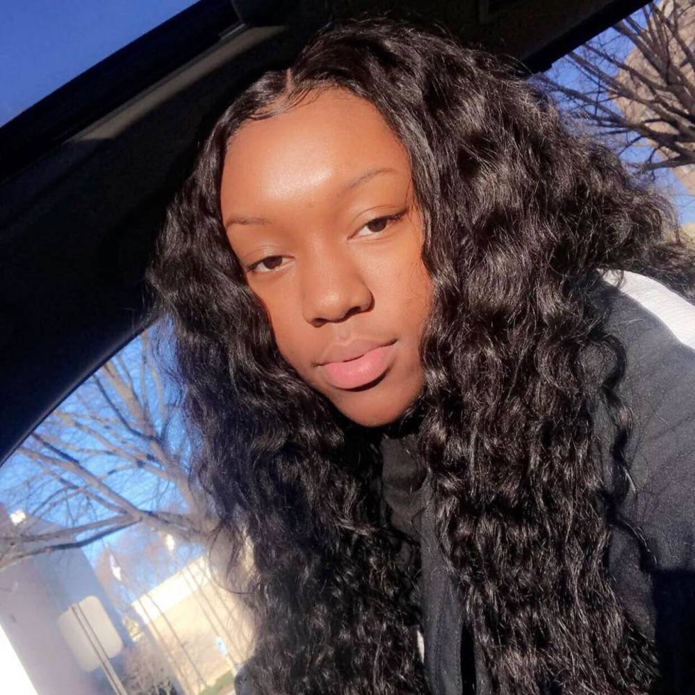 Meet your Posher, Nadia